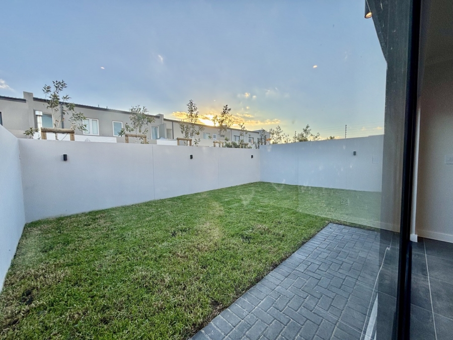 To Let 4 Bedroom Property for Rent in Sandown Western Cape